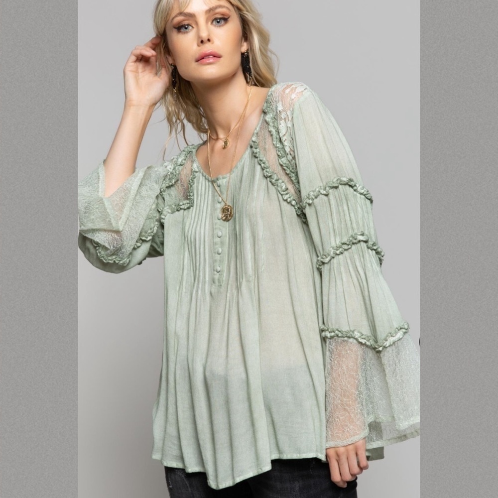 Desert Sage ‘Lovely in Lace’ Woven Top